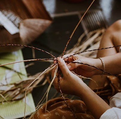 CitizenScience Weaving Nyangbal yarns 405x396